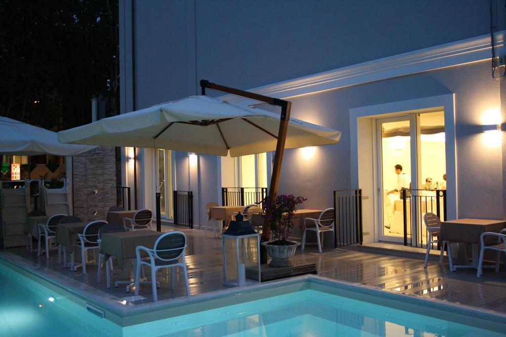 Rimini Suite Hotel Exterior photo